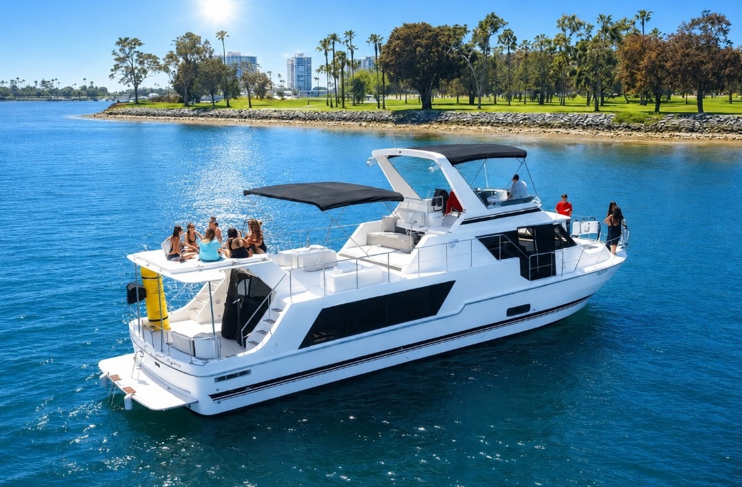Yacht tour photo 1